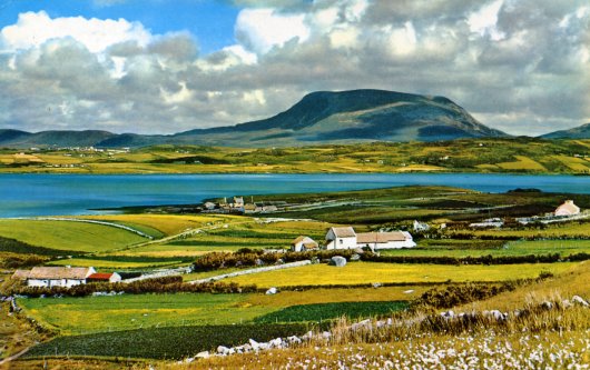 Radharc den Mhucais ó cheantar Ghlaisear Chú.